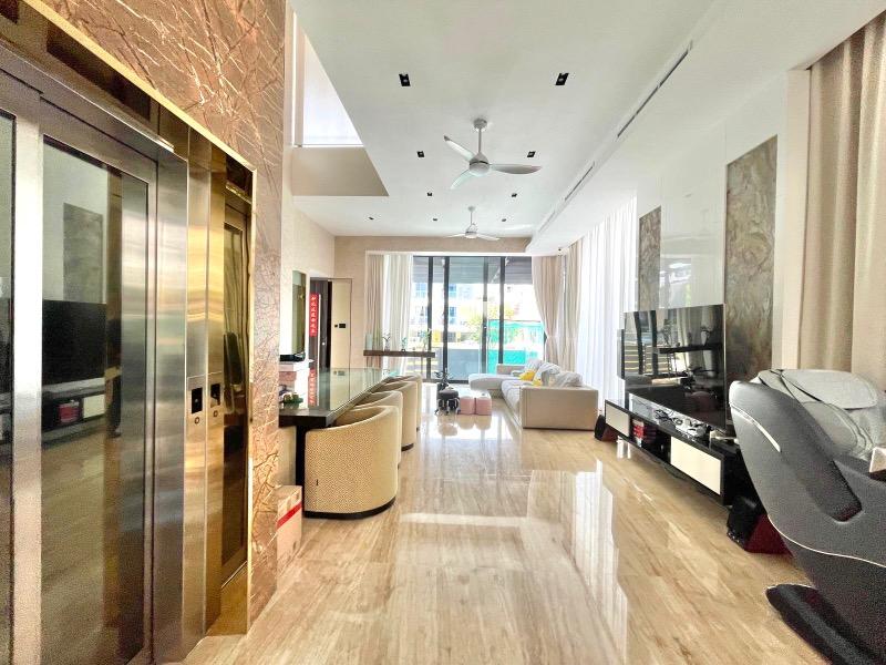 Prop-GPT: Semi-Detached: D15  7 GREEN LANE