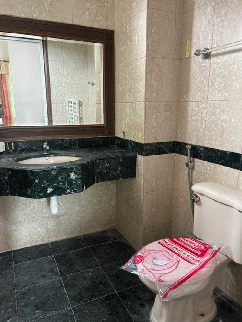 17 HAZEL PARK TERRACE Condominium Room Rental, $1,800, 1 Bed 3 Bath 12 sqft $150.00 psf