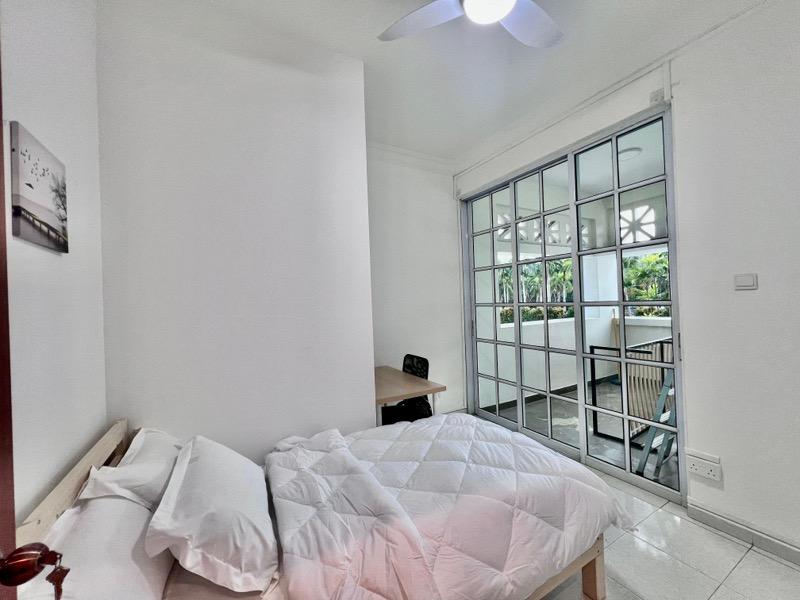 Prop-GPT: Condominium: D05 Pasir Panjang Villa De West