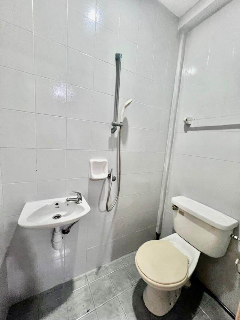 Villa De West Condominium Room Rental, $1,850, 1 Bed 2 Bath 200 sqft $9.25 psf