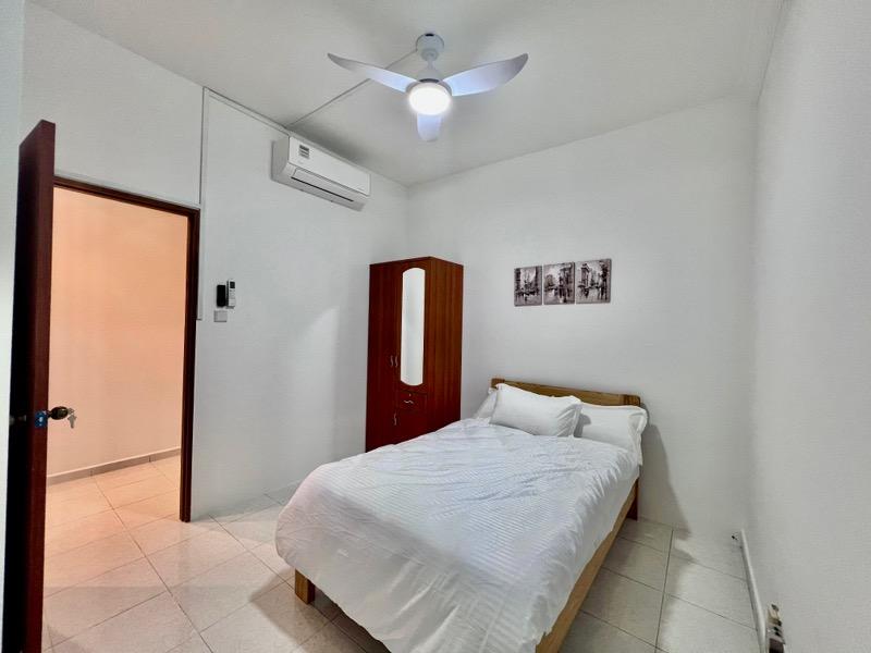 Villa De West Condominium Room Rental, $1,850, 1 Bed 2 Bath 200 sqft $9.25 psf