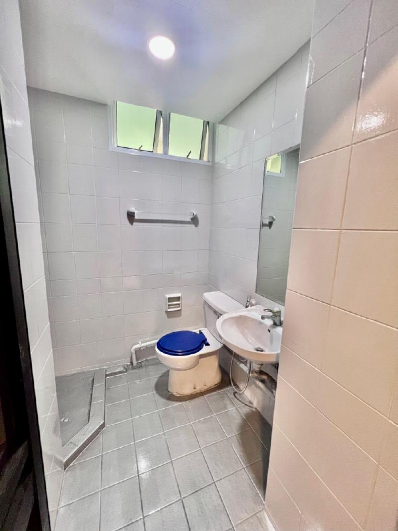 Villa De West Condominium Room Rental, $1,850, 1 Bed 2 Bath 200 sqft $9.25 psf