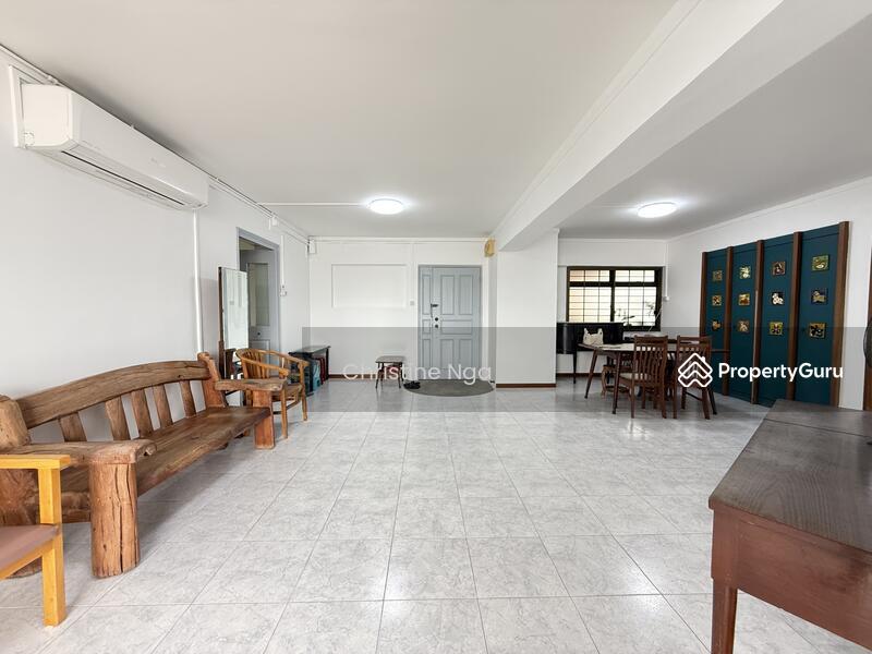 Prop-GPT: HDB Flat: D23 Bukit Batok 299 Bukit Batok Street 22