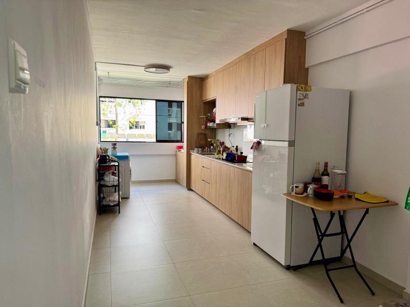 338 Bukit Batok Street 34 HDB Apartment Room Rental, $950, 1 Bed 376 sqft $2.53 psf