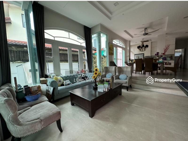 Prop-GPT: Semi-Detached: D21  Cozy Good Size Semi Detached Near Beauty World MRT station