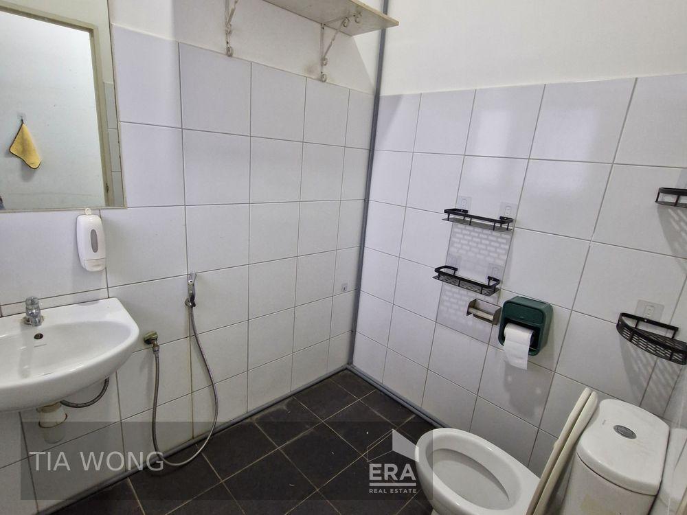 High Floor Spacious Flatted Unit for Rent
