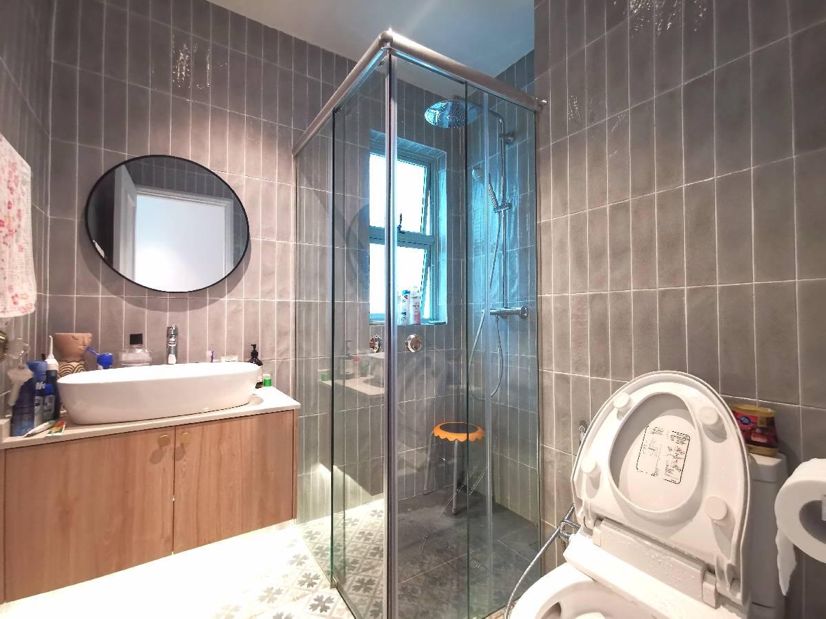 Faber Crest Condominium For Rent, $6,900, 3 Bed 3 Bath 1,744 sqft $3.96 psf