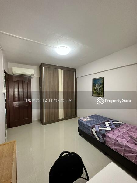 Prop-GPT: HDB Flat: D18 Tampines 277 Tampines Street 22