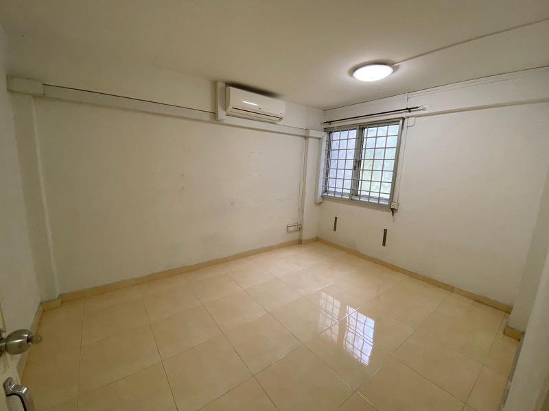 8 Lorong 7 Toa Payoh HDB Apartment For Rent, $3,2492 Bath 85,960 sqft $0.04 psf