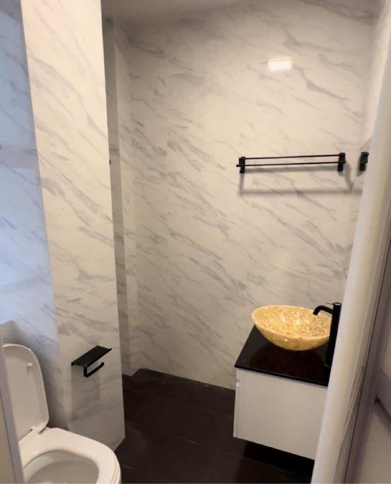 196 tembeling road Detached House Room Rental, $2,100, 1 Bed 1 Bath 300 sqft $7.00 psf