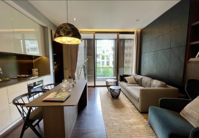 Lloyd SixtyFive Condominium For Rent, $5,400, 1 Bed 1 Bath 904 sqft $5.97 psf