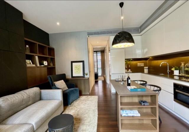 Lloyd SixtyFive Condominium For Rent, $5,400, 1 Bed 1 Bath 904 sqft $5.97 psf