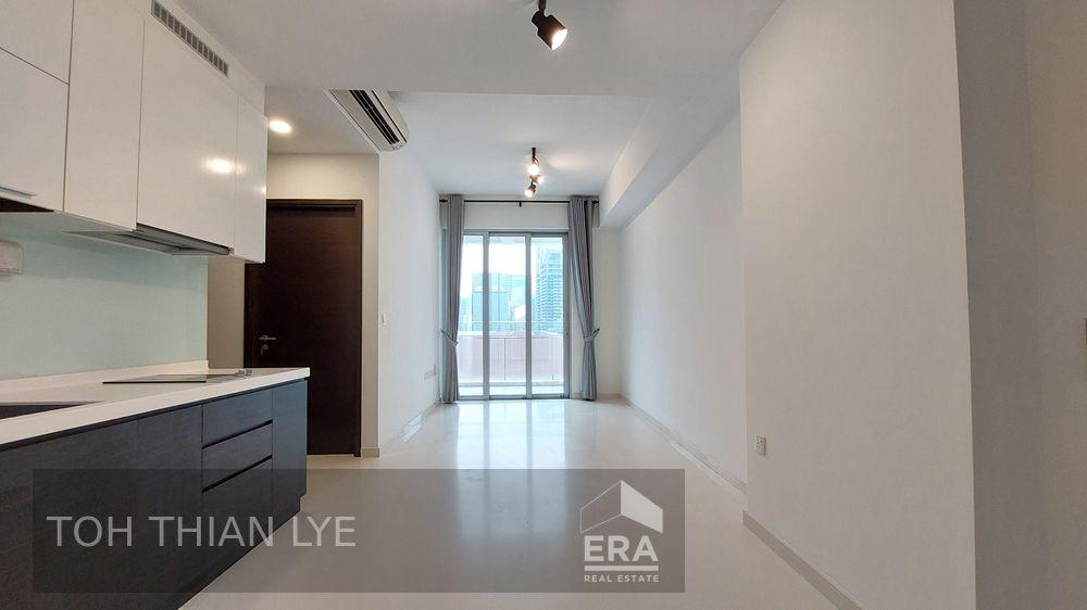 Within 5mins Walk to Tanjong Pagar Mrt Station.