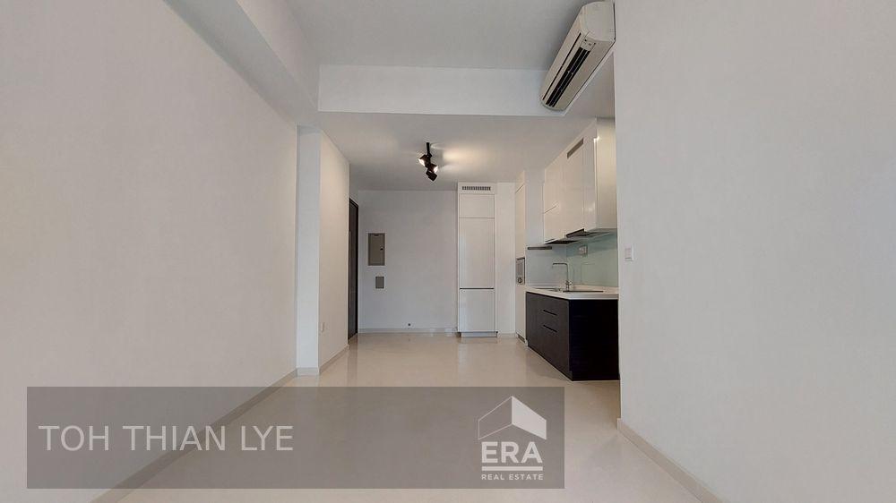 Within 5mins Walk to Tanjong Pagar Mrt Station.