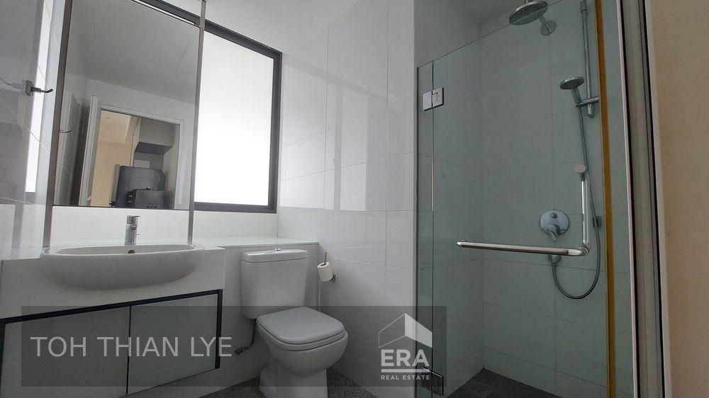 5mins Walk to Somerset Mrt Station and Shopping Malls