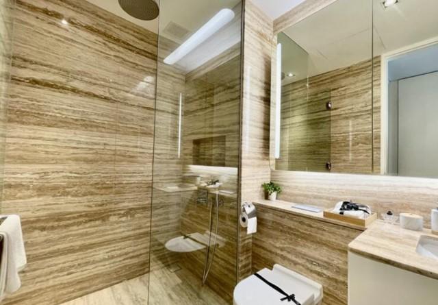 Lloyd SixtyFive Condominium For Rent, $5,400, 1 Bed 1 Bath 904 sqft $5.97 psf