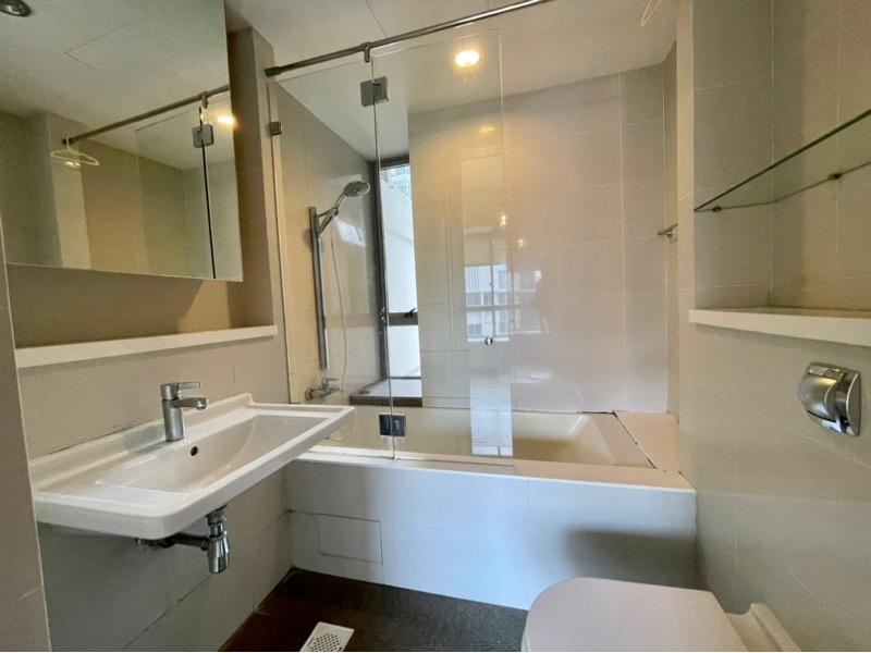 Waterford Residence Condominium For Rent, $5,900, 3 Bed 2 Bath 1,044 sqft $5.65 psf