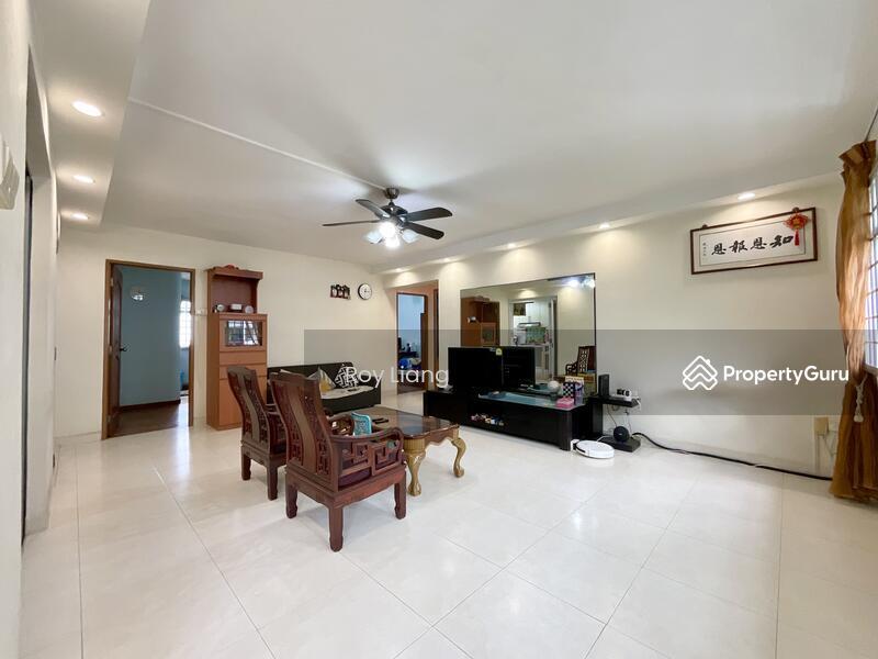 Prop-GPT: HDB Flat: D18 Tampines 450G Tampines Street 42