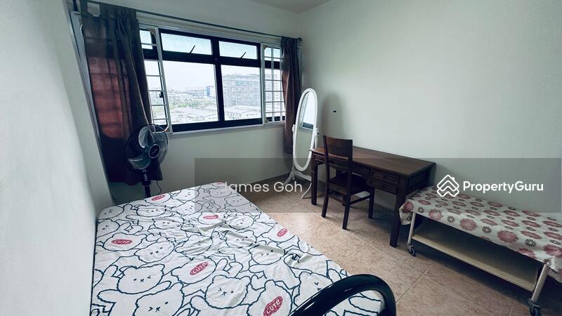 Prop-GPT: HDB Flat: D22 Boon Lay 660A Jurong West Street 64