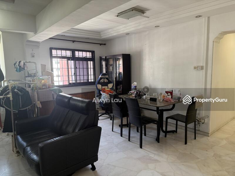 Prop-GPT: HDB Flat: D25 Woodlands 640 Woodlands Ring Road