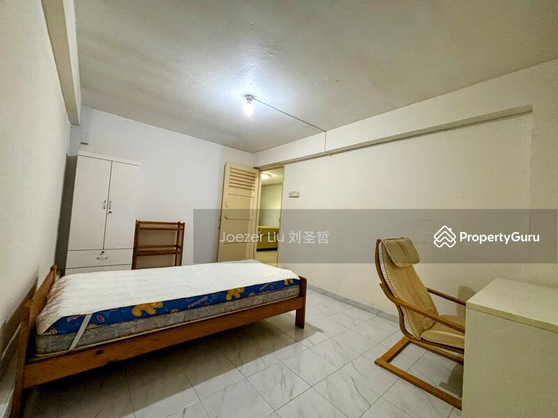 83 Commonwealth Close