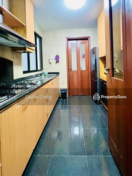 Less than 5 mins to SIM, Ngee Ann ,15 mins to NUS , King Albert MRT at your door step