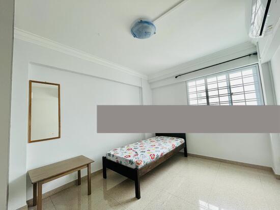 697 Hougang Street 61 HDB Apartment Room Rental, $850, 1 Bed 1 Bath 108 sqft $7.87 psf