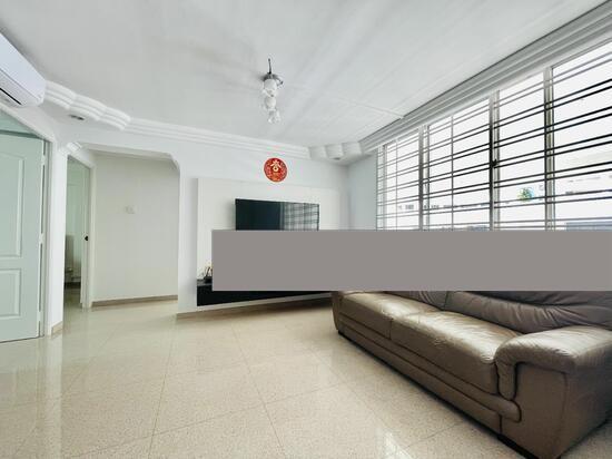 697 Hougang Street 61 HDB Apartment Room Rental, $850, 1 Bed 1 Bath 108 sqft $7.87 psf
