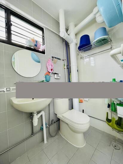 697 Hougang Street 61 HDB Apartment Room Rental, $850, 1 Bed 1 Bath 108 sqft $7.87 psf