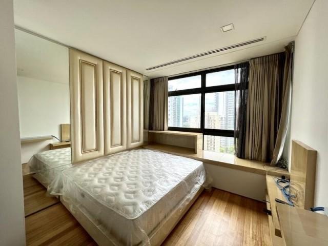 Prop-GPT: Apartment: D09  Skypark @ Somerset