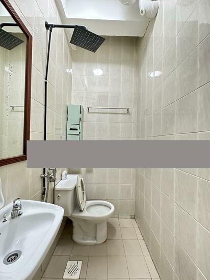 Hillview Heights Condominium Room Rental, $1,250, 1 Bed 2 Bath 108 sqft $11.57 psf