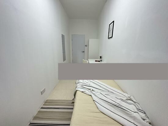 Hillview Heights Condominium Room Rental, $1,250, 1 Bed 2 Bath 108 sqft $11.57 psf