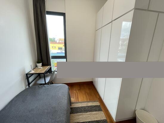 183 Longhaus Condominium Room Rental, $1,400, 1 Bed 1 Bath 108 sqft $12.96 psf