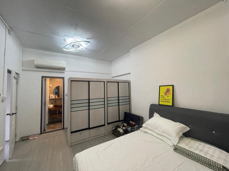 Textile Centre Apartment Room Rental, $2,368, 1 Bed 1 Bath 300 sqft $7.89 psf