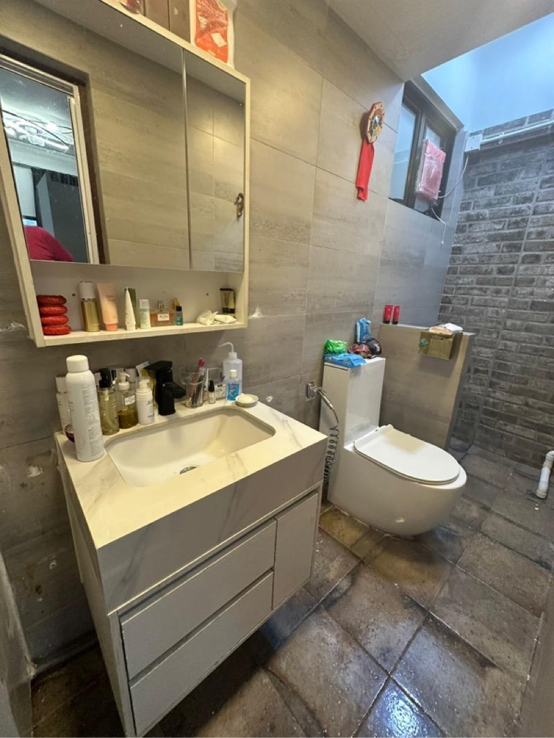 Textile Centre Apartment Room Rental, $2,368, 1 Bed 1 Bath 300 sqft $7.89 psf