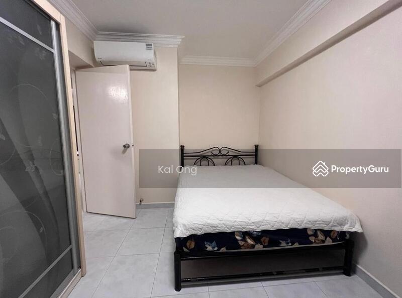 Prop-GPT: HDB Flat: D22 Boon Lay 661B Jurong West Street 64