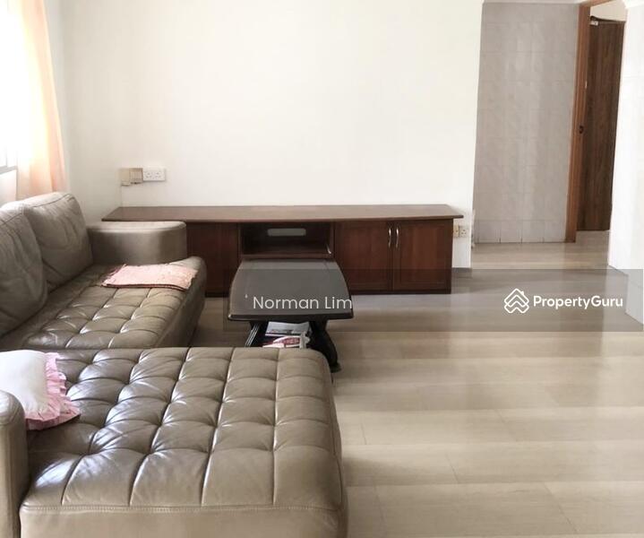 Prop-GPT: HDB Flat: D19 Sengkang 131 Rivervale Street