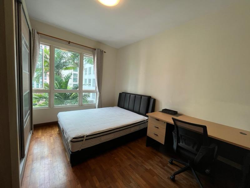 Burlington Square Apartment Room Rental, $2,500, 1 Bed 1 Bath 210 sqft $11.90 psf