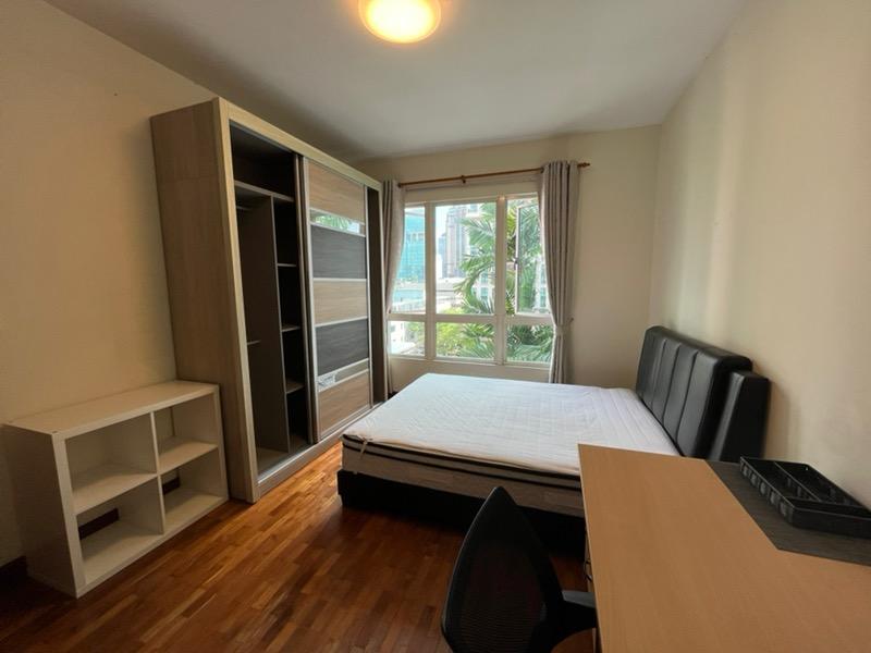Burlington Square Apartment Room Rental, $2,500, 1 Bed 1 Bath 210 sqft $11.90 psf