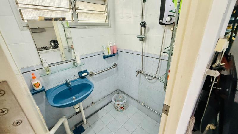 4 Marine Terrace HDB Apartment For Rent, $3,200, 3 Bed 2 Bath 688 sqft $4.65 psf