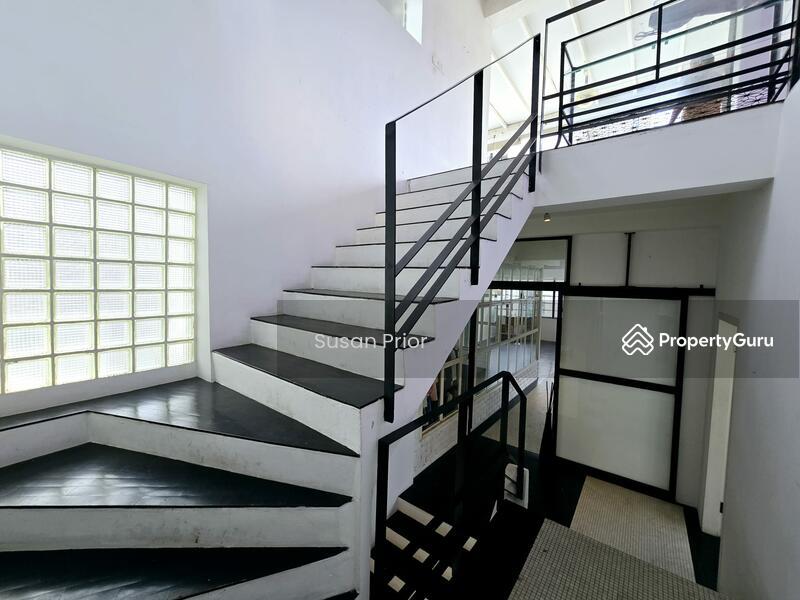 Tiong Bahru 5 Mins to MRT RARE PENTHOUSE