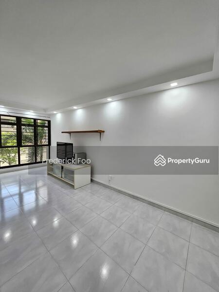 Prop-GPT: HDB Flat: D19  301C Anchorvale Drive