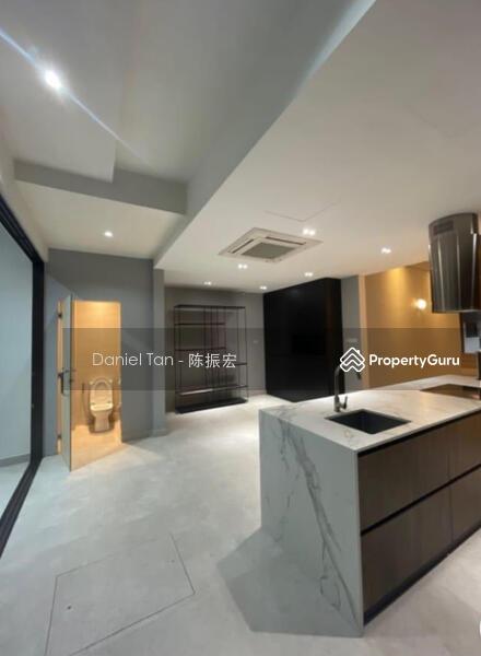  5 BEDROOMS  NEWLY RENOVATED OPEN KITCHEN  PRESTIGE D11