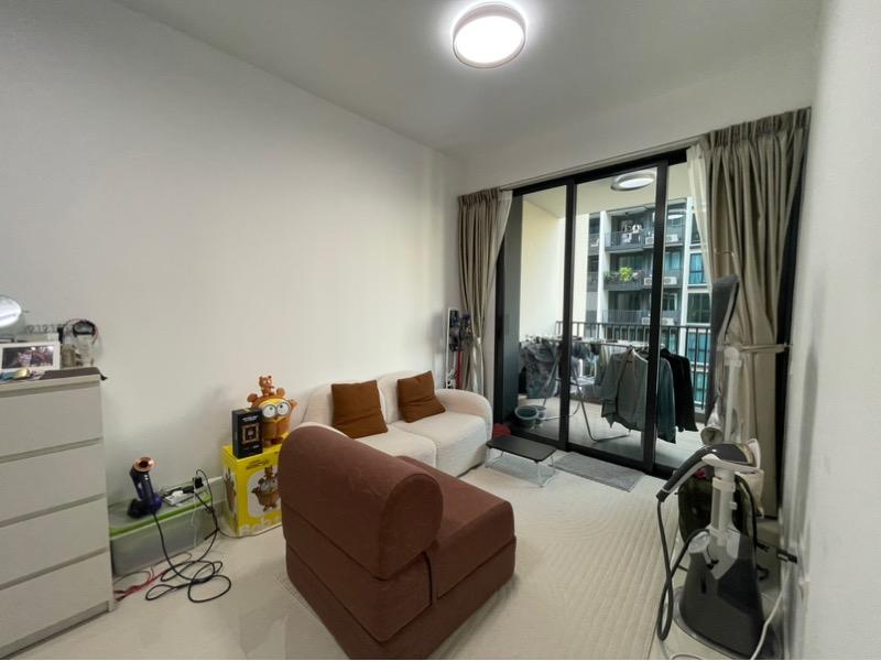 Prop-GPT: Condominium: D18 Tampines Treasure at Tampines