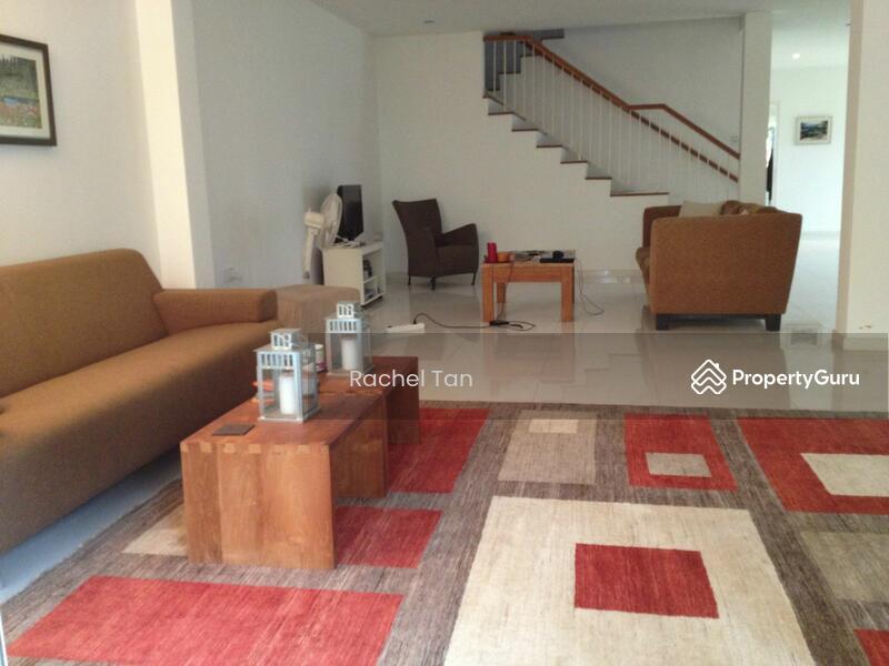 Prop-GPT: Semi-Detached: D10 Holland Greenleaf Place