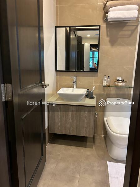 Charming semi-detached house with pool!