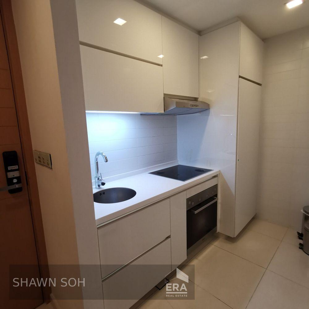Expat's Choice! Central Location, High Floor