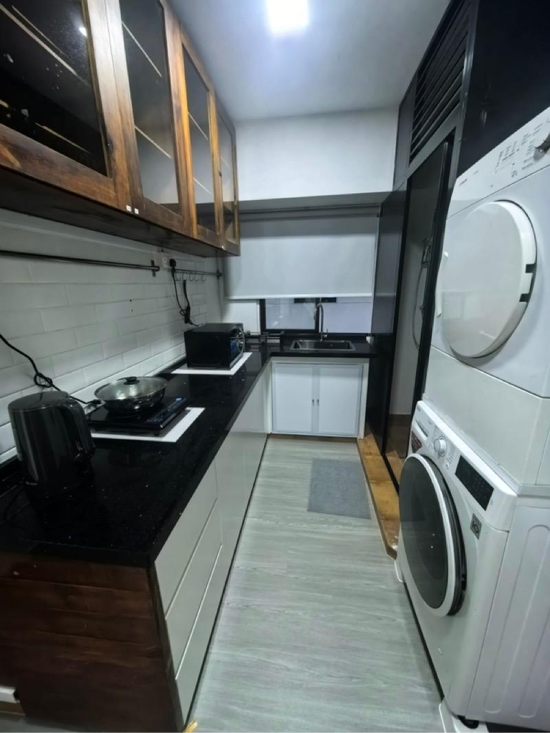 Textile Centre Apartment Room Rental, $1,468, 1 Bed 1 Bath 180 sqft $8.16 psf