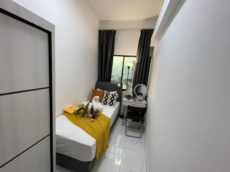Textile Centre Apartment Room Rental, $1,194, 1 Bed 1 Bath 160 sqft $7.46 psf