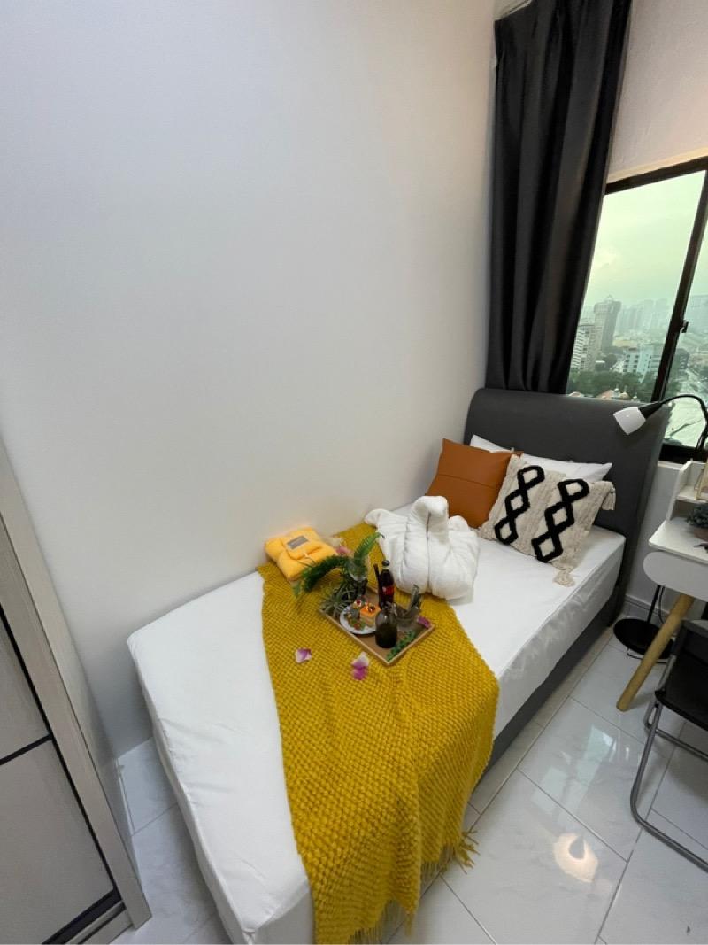 Textile Centre Apartment Room Rental, $1,194, 1 Bed 1 Bath 160 sqft $7.46 psf